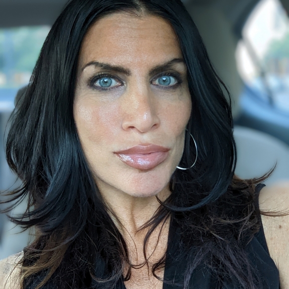 Meet your Posher, Jean - Picture 2 of 2